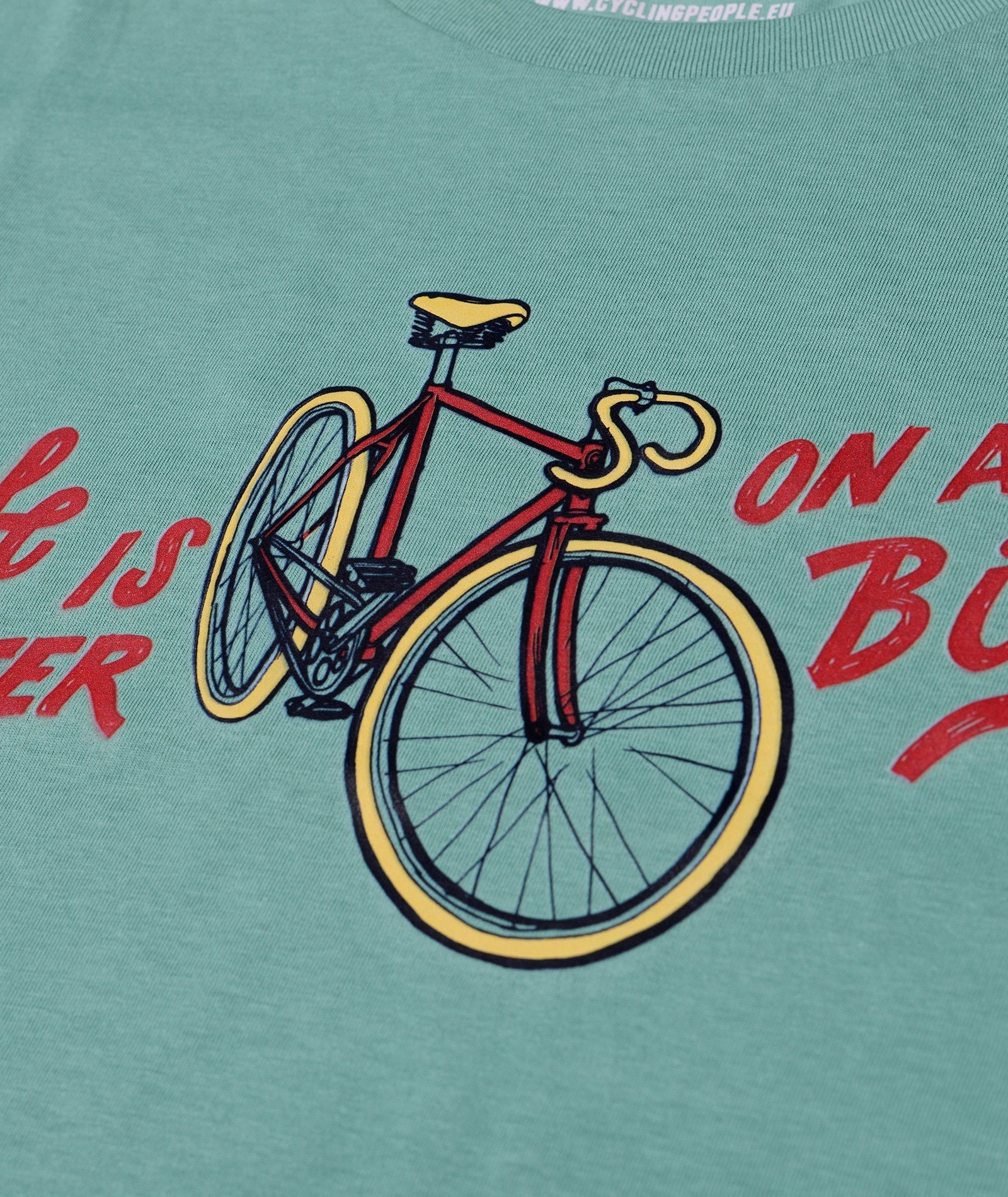 Life on a bike WOMEN'S T-SHIRT